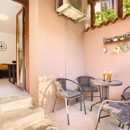 Amphitheater 3+2 Modern Apartment With Terrace, Wifi, Netflix Pula Ngoại thất bức ảnh