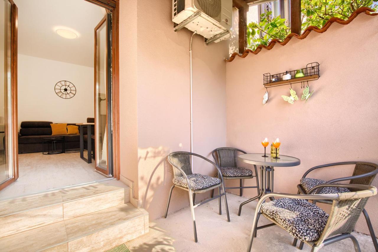 Amphitheater 3+2 Modern Apartment With Terrace, Wifi, Netflix Pula Ngoại thất bức ảnh